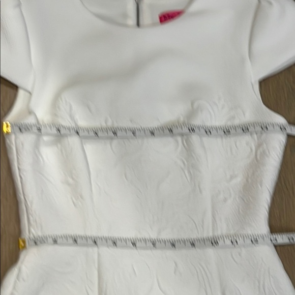 Betsey Johnson Dress Vintage Embossed Wedding White Fitted Reception Y2K Bodycon - Picture 9 of 14